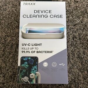 Device Cleaning Case with UV-C Light
